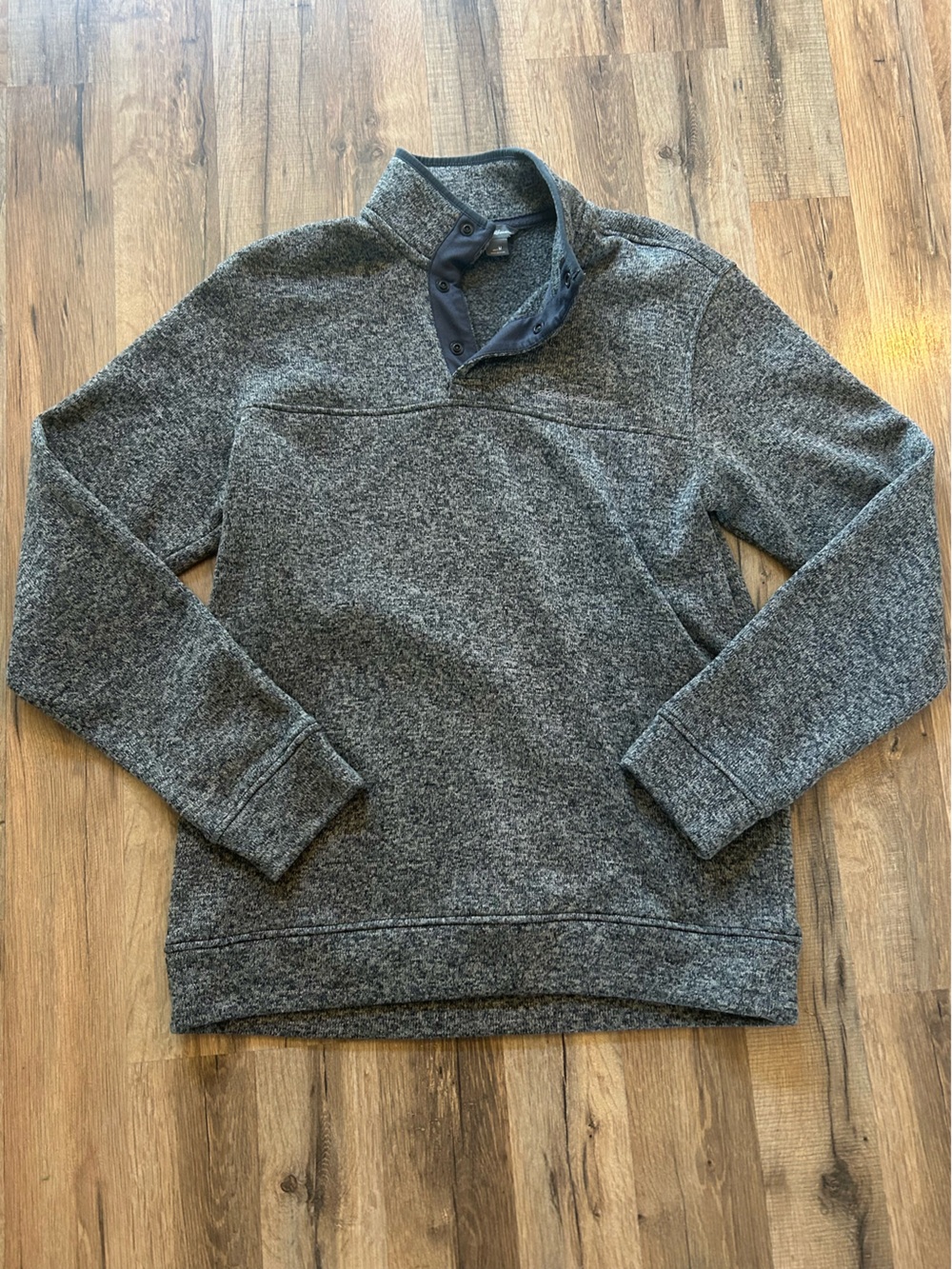 Eddie Bauer Men's Heather Gray Button-Closure Crewneck Sweater